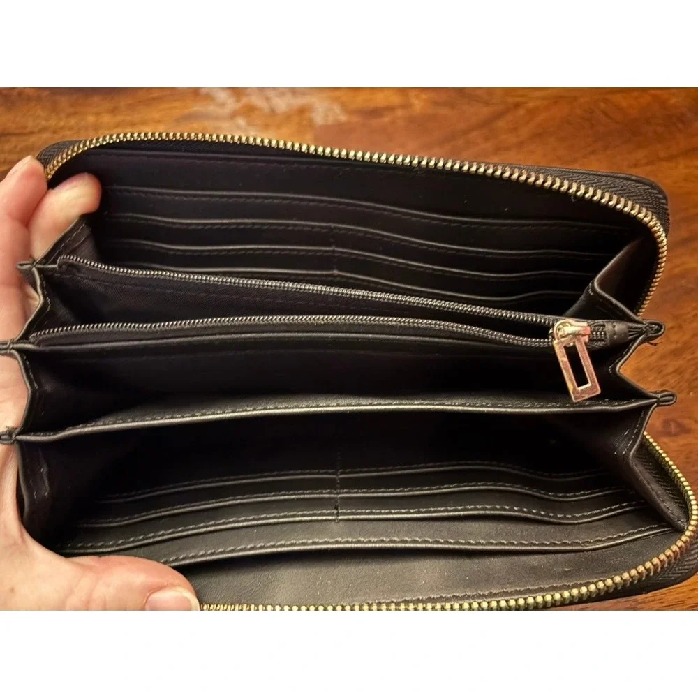 Guess Black Quilted Zip Wallet Wristlet Est 1981 Logo Organizer‎